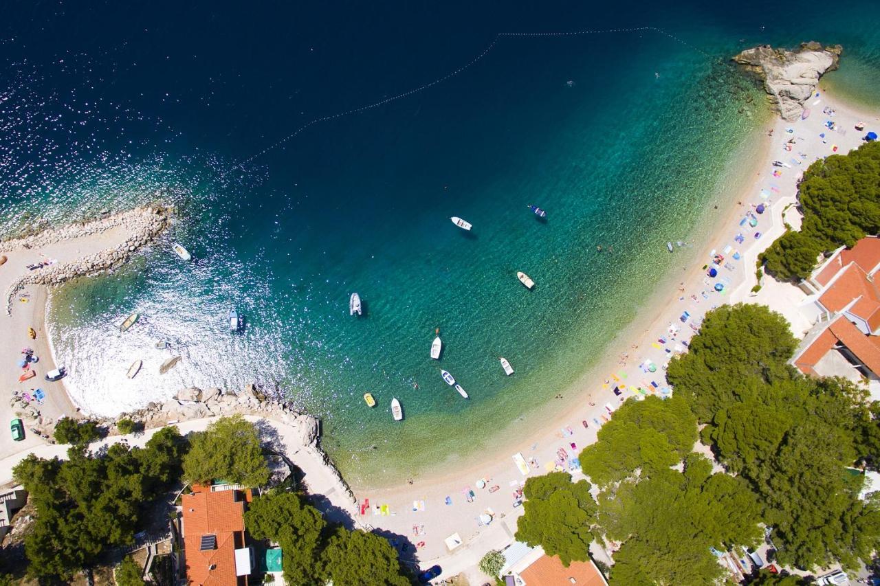Apartments By The Sea Brela, Makarska - 6688 Exterior foto