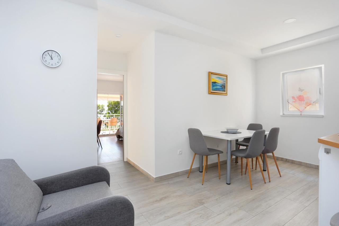 Apartments By The Sea Brela, Makarska - 6688 Exterior foto