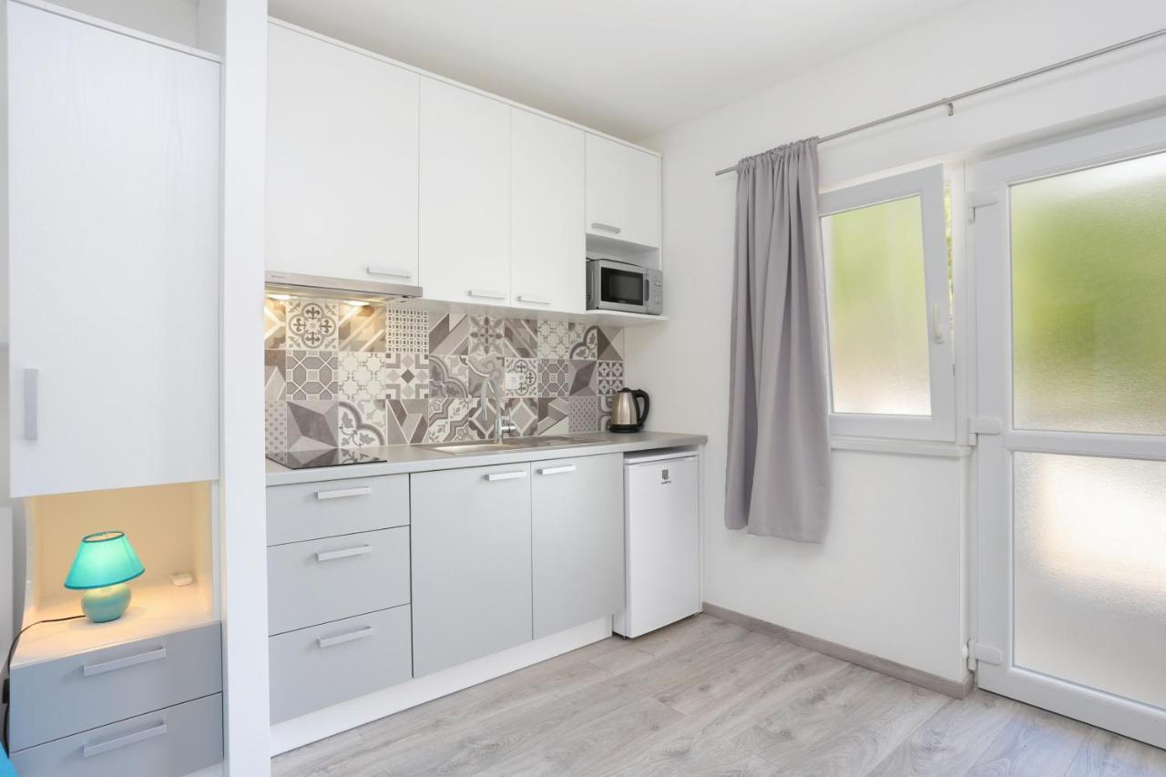 Apartments By The Sea Brela, Makarska - 6688 Exterior foto