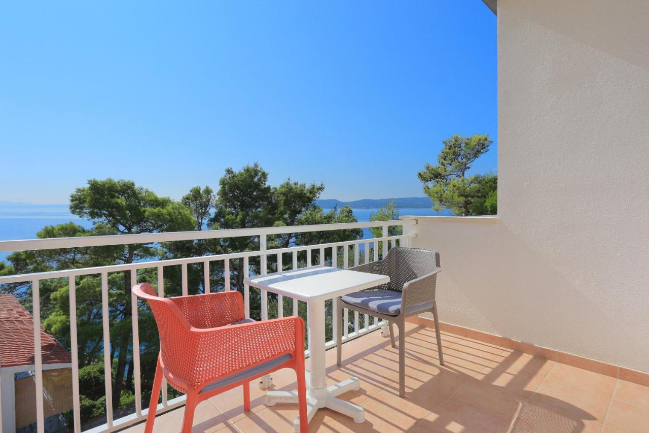 Apartments By The Sea Brela, Makarska - 6688 Exterior foto