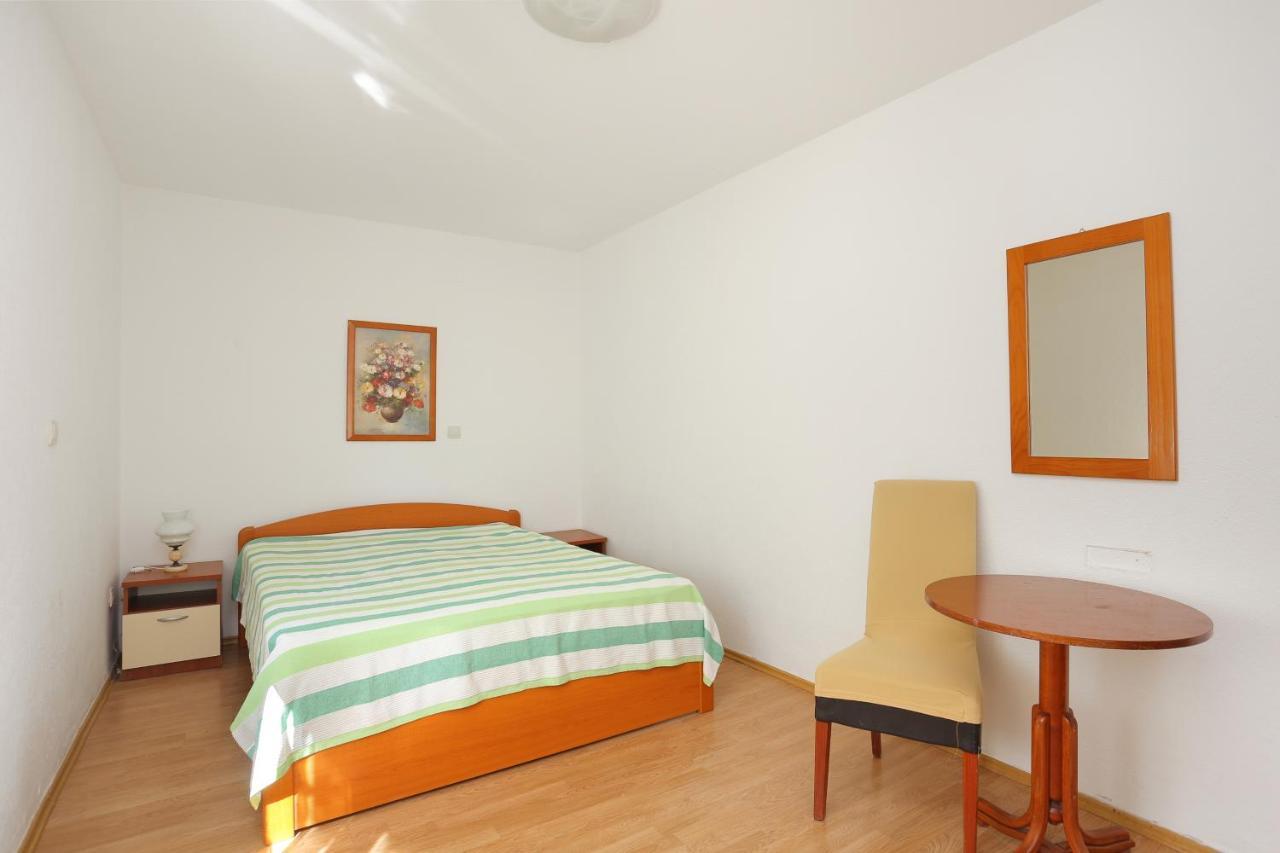 Apartments By The Sea Brela, Makarska - 6688 Exterior foto